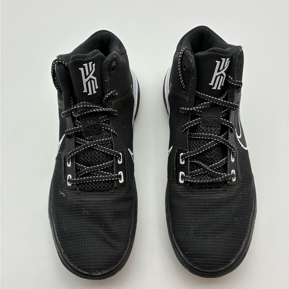Nike Kyrie Flytrap IV Men’s Basketball Shoes, 10.5